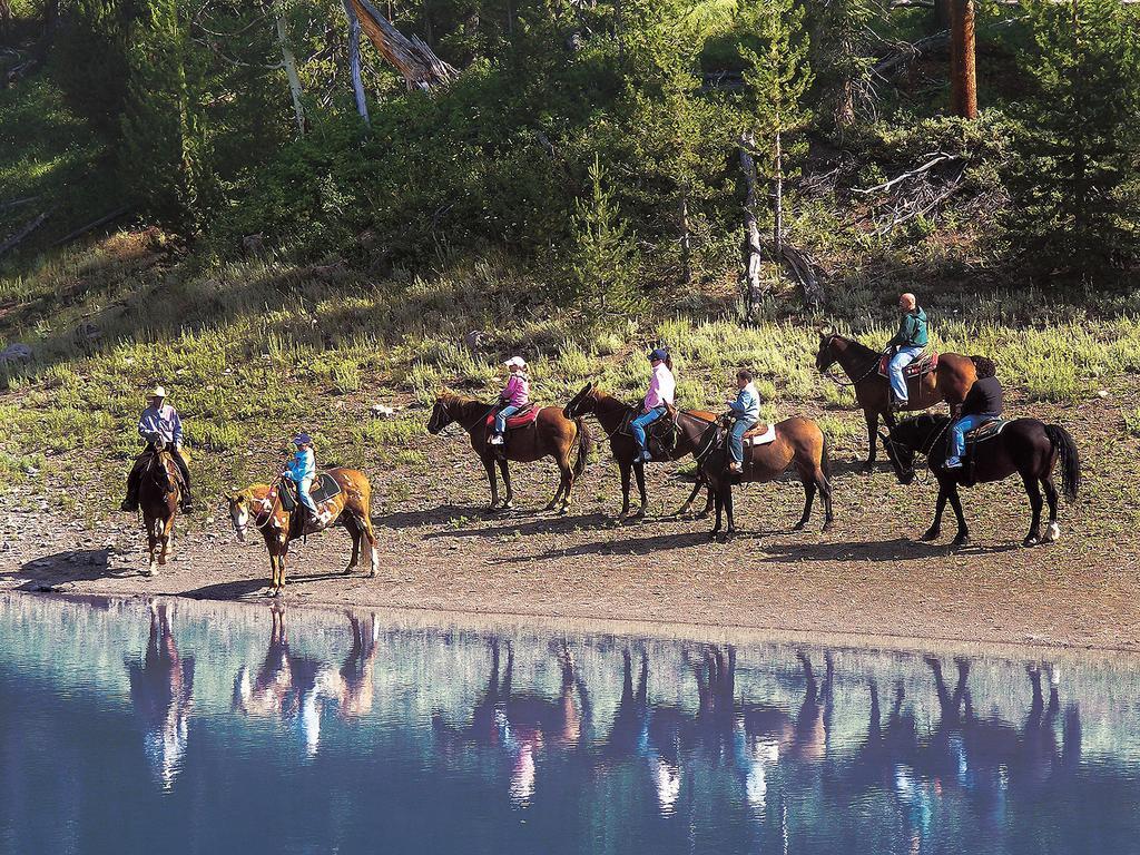 Parade Rest Ranch West Yellowstone Zewnętrze zdjęcie